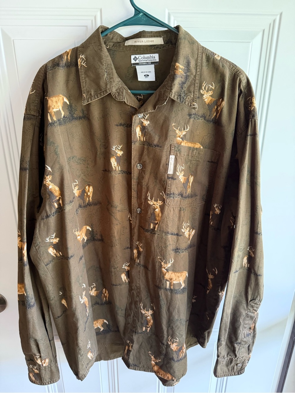 Columbia River Lodge Deer-Print Long Sleeve Shirt XL